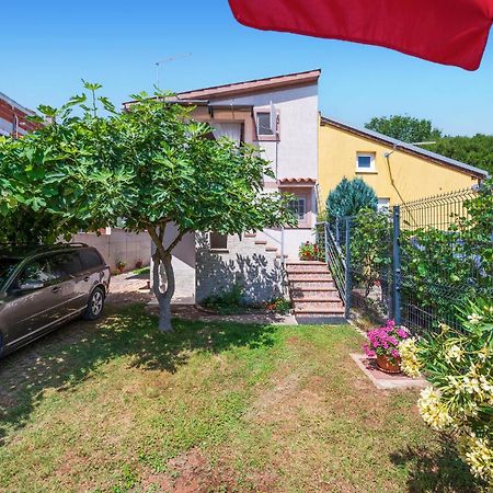 1 Bedroom Beautiful Apartment In Betiga Барбарига Екстериор снимка
