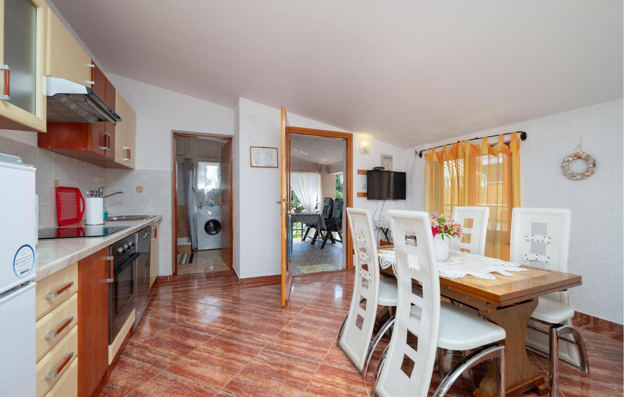 1 Bedroom Beautiful Apartment In Betiga Барбарига Екстериор снимка