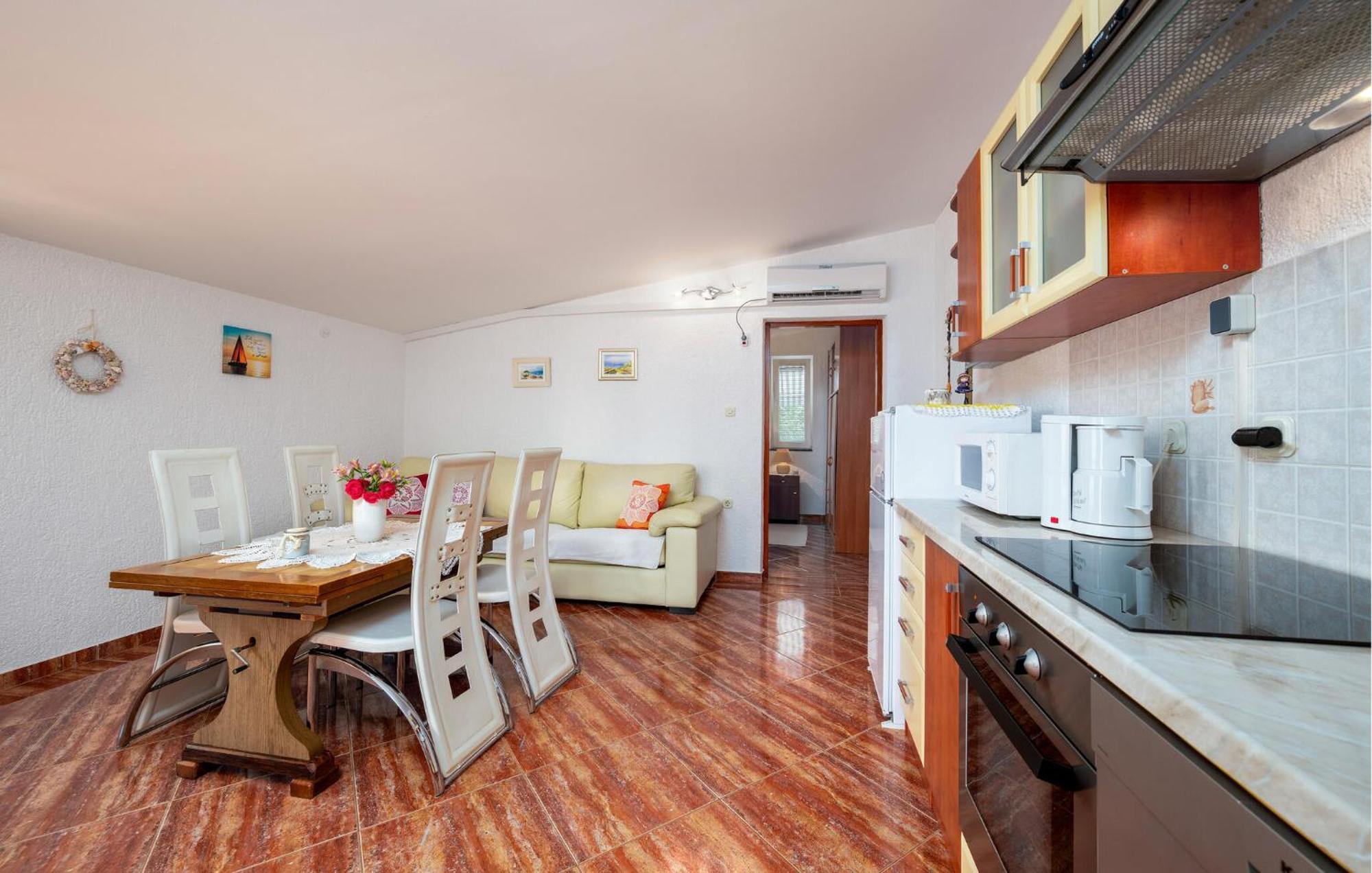 1 Bedroom Beautiful Apartment In Betiga Барбарига Екстериор снимка